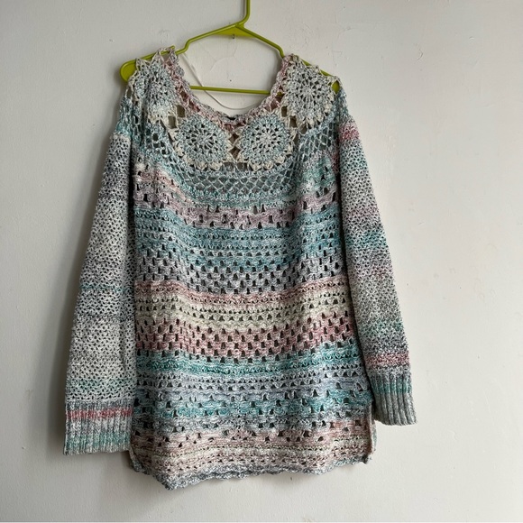 Free People Ring Of Roses Crochet Sweater size Large - Picture 2 of 13